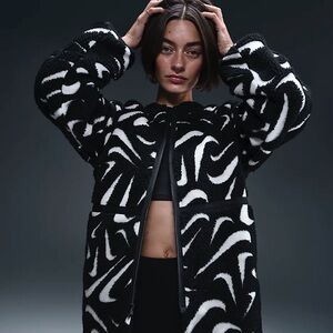 Nike Sportswear Loose High-Pile Jacket